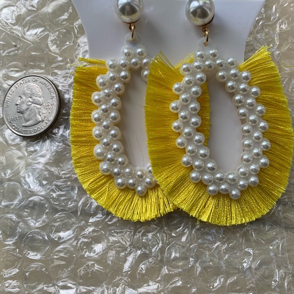 Last 1! Pearl & tassel Statement hoop earrings - Picture 2 of 2